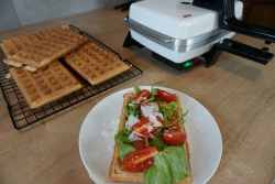 Gofrownica Dezal 301.5.1N 1300W czarna nowa