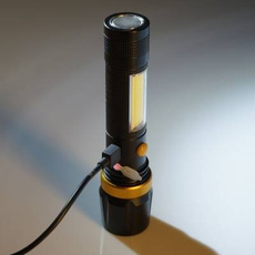 Latarka Tiross TS1886 CREE 10W zoom akumulatorowa
