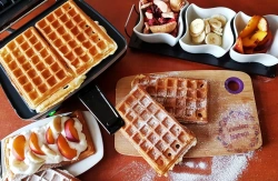 Gofrownica Dezal 301.5.1N 1300W czarna nowa